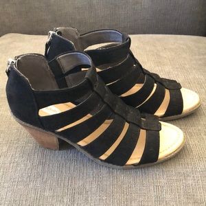 EUC Black Embossed Animal Print Sandals